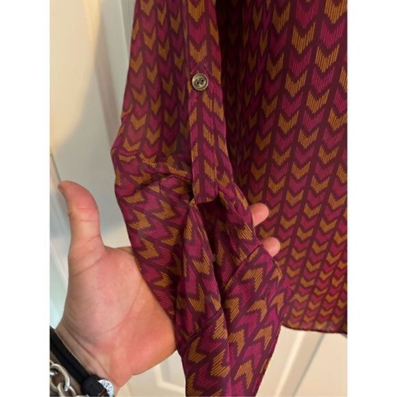 a.n.a Sheer V-Neck top. Size XS. - Picture 5 of 5